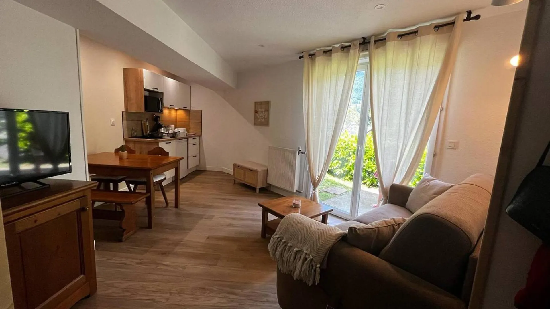 Studio Renove 4 Pers, Piscine Et Parking - Fr-1-234-338 Cauterets